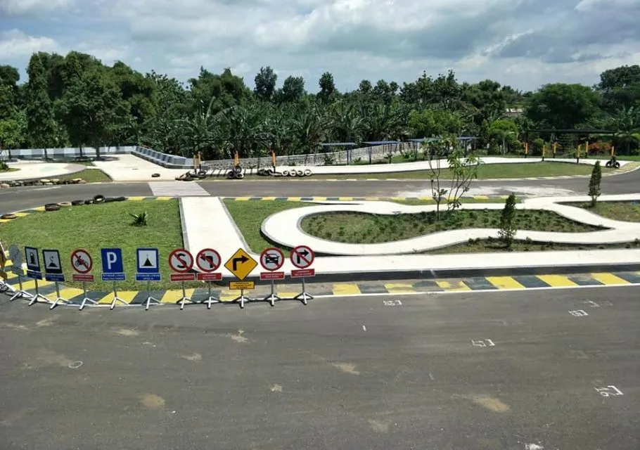 Unik Banget, Taman Wisata di Tengah Sawah yang Hits di Madiun. Dibikin Buat Tempat Main Anak-anak! 6