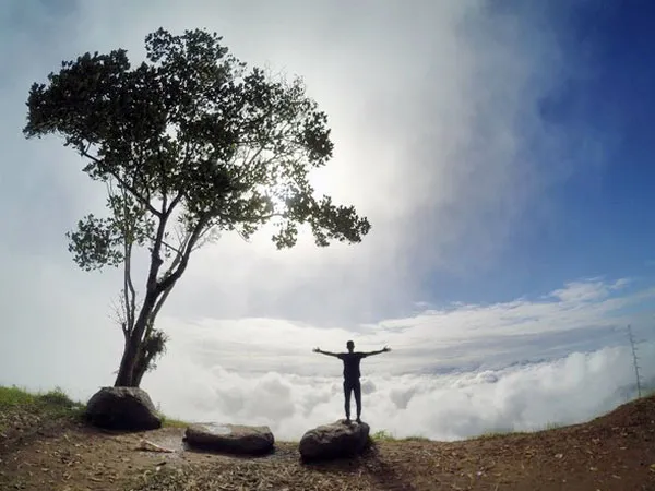 10 Destinasi Wisata yang Menawarkan Keindahan Negeri di Atas Awan. Jadwalin Liburan ke Sini ya! 13