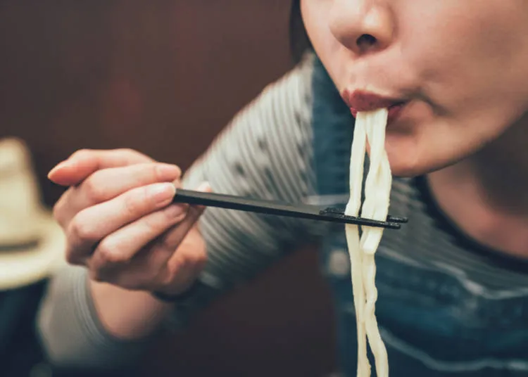10 Kebiasaan Unik Orang Jepang yang Bikin Geleng-Geleng Kepala. Sewa Pacar Palsu tuh Lumrah Banget! 11