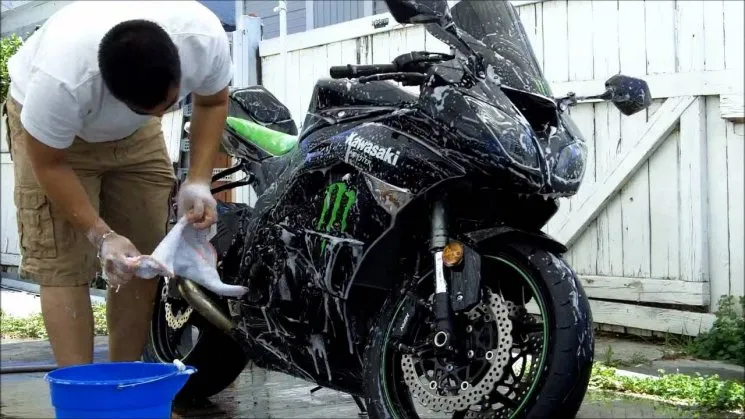5 Tips Motoran di Era New Normal. Biar Bisa Seru-Seruan Bareng Teman, Plus Tetap Aman di Jalan 11