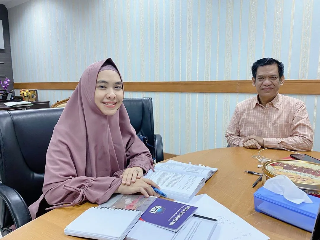 Umumkan Kehamilan yang Keempat, Oki Setiana Dewi Kejar Gelar Doktor Sebelum Melahirkan 5