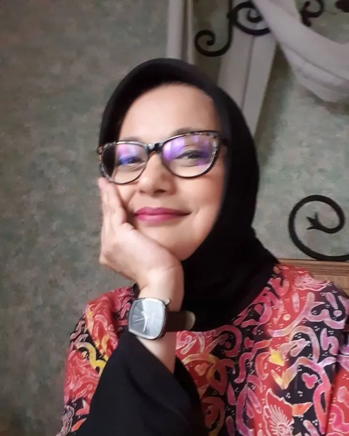 Bikin Salut,10 Artis ini Tetap Melanjutkan Pendidikan Meski Sudah Berumah Tangga. Inspiratif! 18