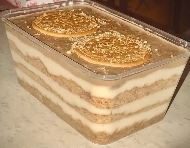 7 Resep Dessert Box Ala Rumahan yang Manisnya Nggak Bikin Enek. Ada Topping Regal atau Buah 9