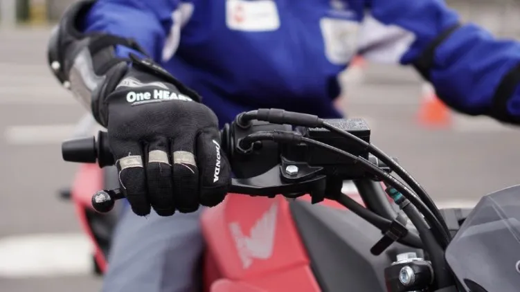 5 Tips Motoran di Era New Normal. Biar Bisa Seru-Seruan Bareng Teman, Plus Tetap Aman di Jalan 8