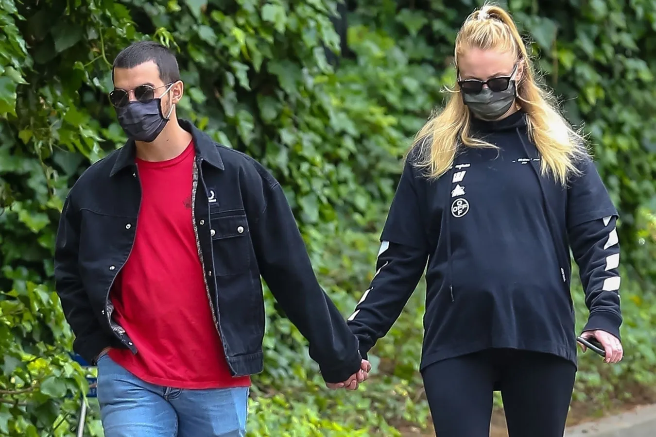 Selamat! Joe Jonas dan Sophie Turner Akhirnya Dikaruniai Anak Pertama. Sosoknya Bikin Penasaran 3