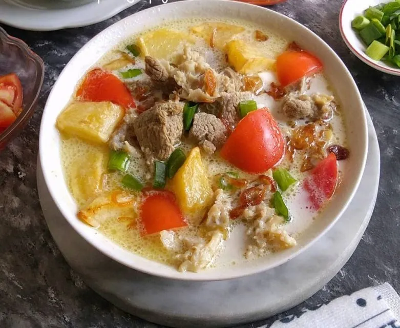 7 Resep Sop Daging Sapi Pengganti Satai dan Rendang. Penetral Lemak! 12 resep sop daging sapi betawi