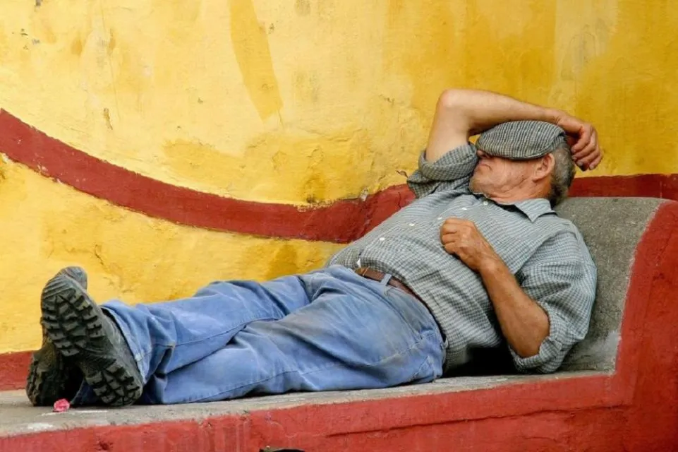 Uniknya Tradisi Siesta di Spanyol. Demi Tidur Siang, Toko-toko Ditutup dan Warga Berhenti Kerja Dulu 4