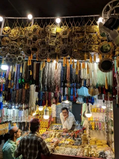 7 Tipe Orang Indonesia Kalau Lagi Nawar Barang. Skill Dewa Milik Ibu-Ibu yang Perlu Kamu Kuasai nih 11