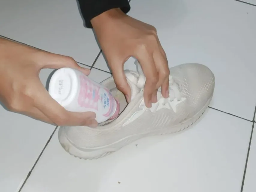 Cara Menghilangkan Bau Kaki Paling Mudah & Aman 15 cara menghilangkan bau kaki