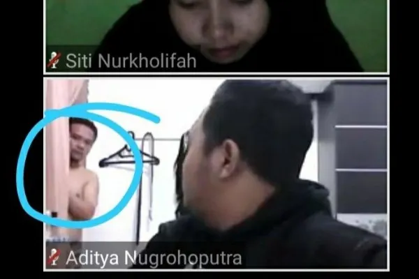 Agar Tetap Santuy, Mahasiswa Kerap Melakukan 5 Hal ini Saat Kelas Online. Kelakuan Mahasiswa Check~ 10