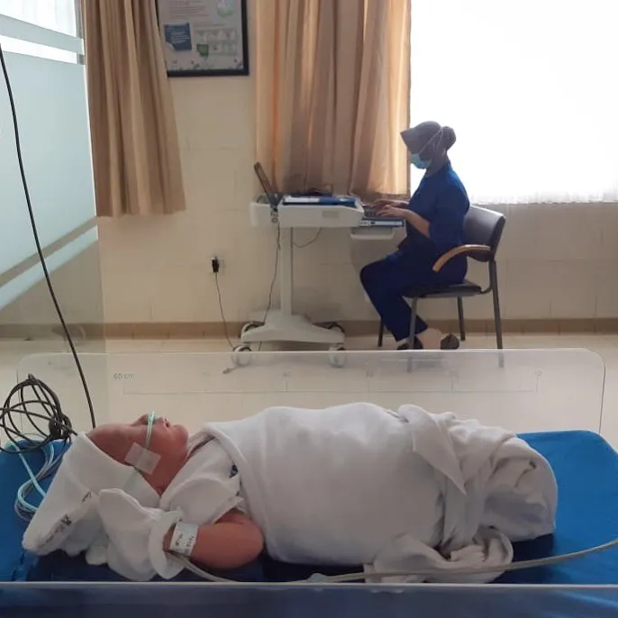 Baru Lahir, Anak Kelima Zaskia Harus Jalani Perawatan dengan Alat Bantu Pernapasan. 3