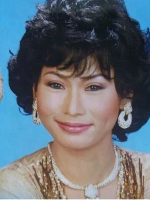 8 Seleb yang Gayanya Sempat Dibilang Aneh, Tapi Kini Sukses Dipuja. Siapa Saja Mereka? 11