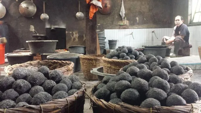 6 Cara Membuat Telur Asin yang Gurih dan Masir. Bisa Pakai Abu Gosok atau Cuma Garam dan Air 7