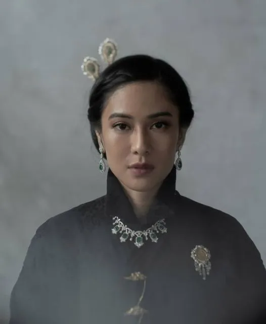 Sekalinya Dandan, 5 Seleb Ini Langsung Menyita Perhatian. Biasanya Natural Alias Polosan! 7