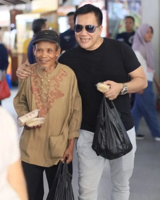 Hobi Sedekah 10 Juta per Hari, Pengusaha Crazy Rich ini Dulunya Sempat Ditolak Ratusan Perusahaan 8