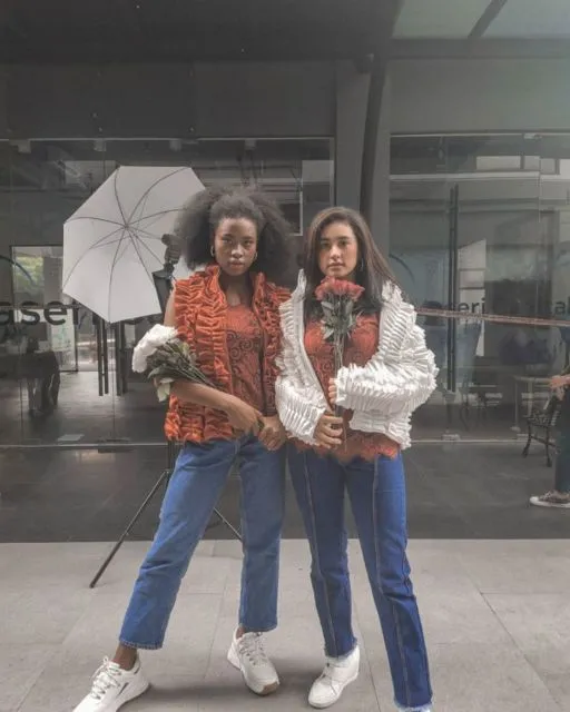 Hits di Instagram! Ini Penampilan Unik Afifah dan Sylla yang Cantiknya Eksotis 8