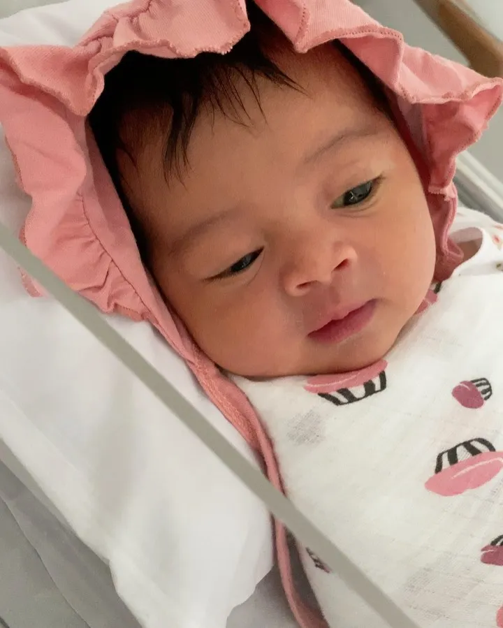 10 Tahun Menikah, Rianti Cartwright Umumkan Kelahiran Buah Hati Pertamanya. Selamat! 3