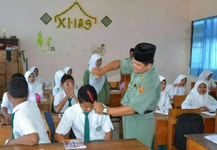 11 Potret yang Bikin Kangen Suasana Sekolah. Padahal mah Biasanya Bosen Banget Kalau di Kelas~ 17