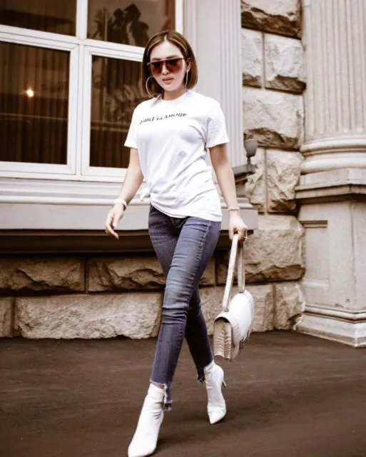 Ngepoin Gaya 'Gembel Glamour' Ala Syahrini yang Kalau Ditotal Bisa 2 Miliar. Awas Pengen! 5