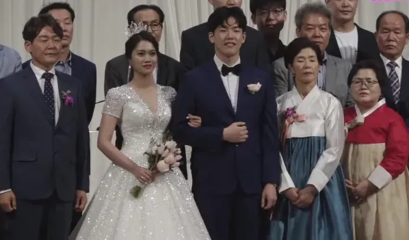 Viral Pernikahan Impian ala Drakor Cewek Banjar dengan Oppa Korea. Ketemunya dari Instagram! 20