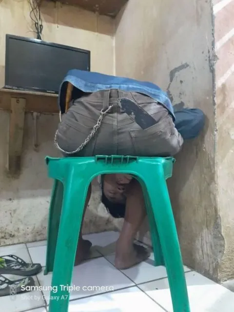 11 Pose Kocak Orang-Orang yang Ketiduran di Warnet. Anak Warnet Sejati Bakal Senyum-Senyum Sendiri Lihat ini 21