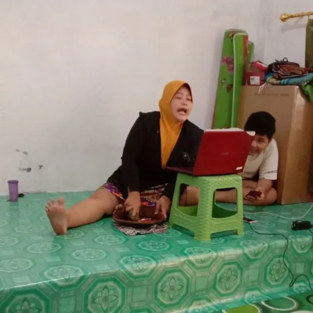 Potret Ibu-ibu Multitasking yang Bakal Bikin Terkesima. Nggak Ada Lawan! 17
