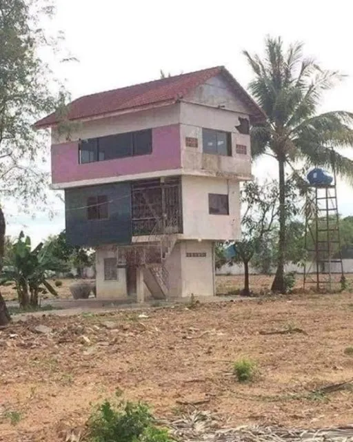11 Desain Rumah yang Susah Dinalar Akal Sehat. Yang Punya Nggak Ada Bujet atau Gimana sih? 14