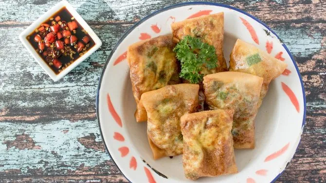 6 Kreasi Camilan Gurih dan Manis dari Kulit Lumpia. Tipis Lentur Anti Sobek, Praktis Bikinnya 12