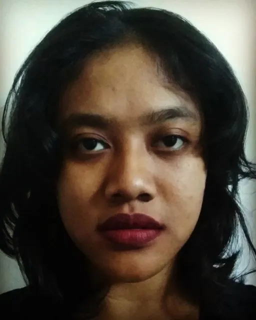 Siti Fauziah Saekhoni, Pemeran 'Bu Tejo' yang Ternyata Dandanannya Natural di Keseharian! 9