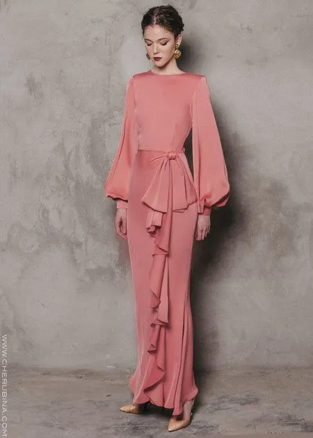Ampuh Bikin Postur Tubuh Terlihat Tinggi, Ini Pesona Kebaya Rampel yang Super Cantik! 7