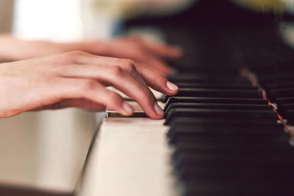 Jenis Lagu Pengantar Tidur dan Rekomendasinya. Bisa Mengobati Insomnia Selama Pas Musiknya 12