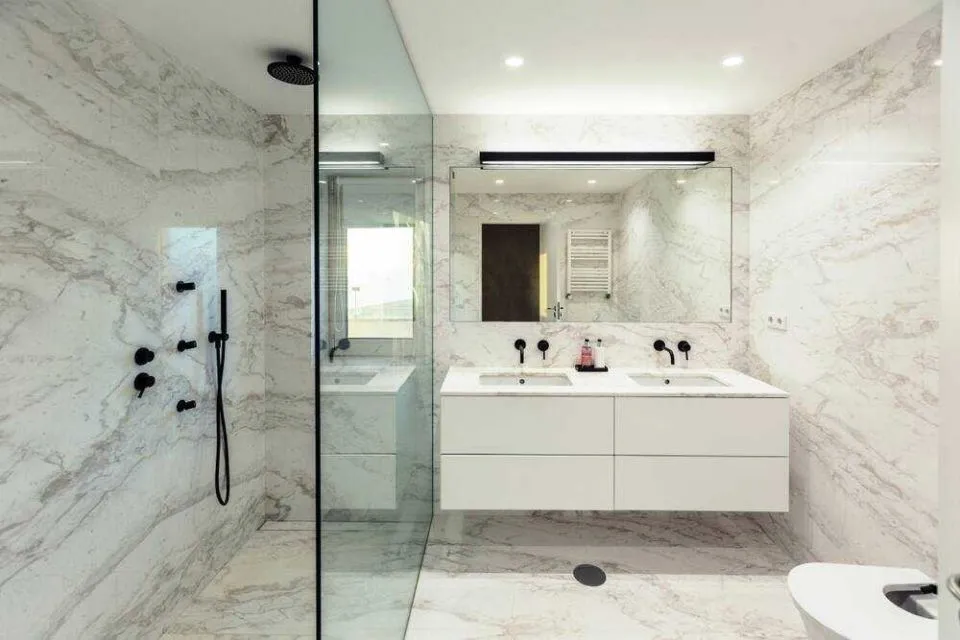 Tips Memilih Keramik Kamar Mandi dan 8 Pilihan Motifnya. Anti Kepleset dan Bisa Tabrak Warna 24