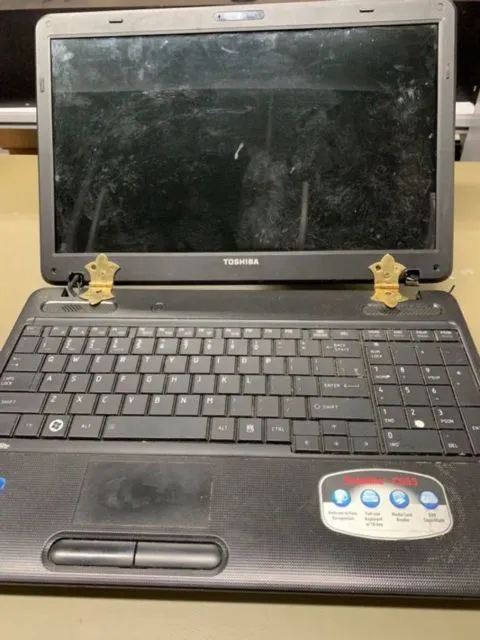 Sederet Gadget dengan Kerusakan di Luar Nalar. Tukang Servis Bakal Histeris Kalau Suruh Benerin! :( 18