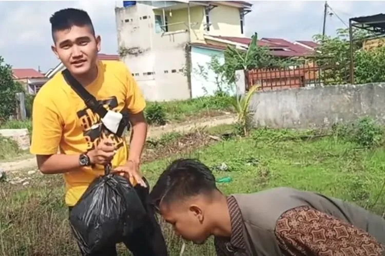 Bikin Video Prank Daging Kurban Isi Sampah, YouTuber Edo Putra Ditangkap. Terancam 10 Tahun Penjara! 4