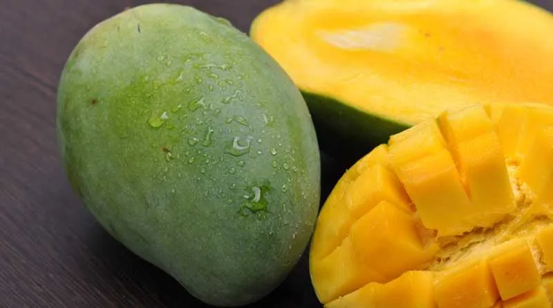 6 Ciri-ciri Buah Mangga Masak Pohon dan Bukan Karbitan. Lebih Manis, Segar, Berserat Dagingnya 13