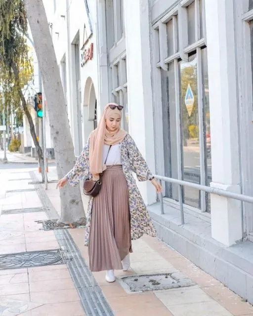 8 Ide Model Cardigan Berwarna Cerah Buat Hijabers. Lucu dan Kekinian Banget! 9