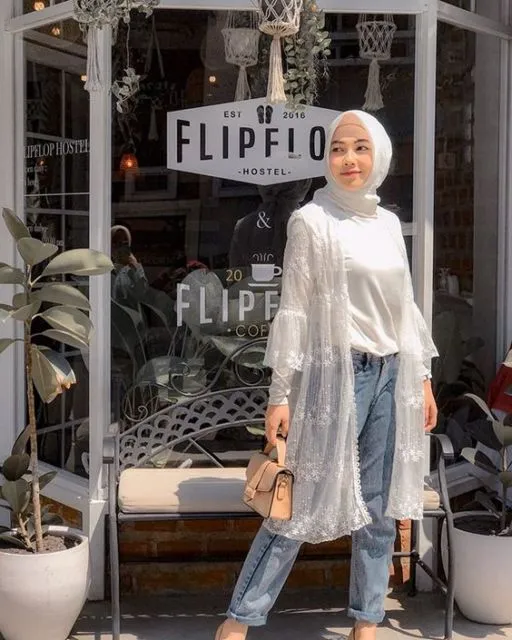 8 Ide Model Cardigan Berwarna Cerah Buat Hijabers. Lucu dan Kekinian Banget! 13