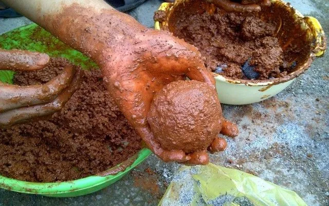 6 Cara Membuat Telur Asin yang Gurih dan Masir. Bisa Pakai Abu Gosok atau Cuma Garam dan Air 8