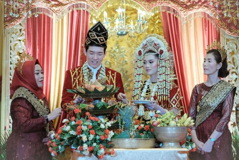 Viral Pernikahan Impian ala Drakor Cewek Banjar dengan Oppa Korea. Ketemunya dari Instagram! 14