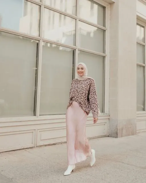 Cantiknya Motif Leopard Buat Foto OOTD; Jauh Banget dari Kesan Seram! 15