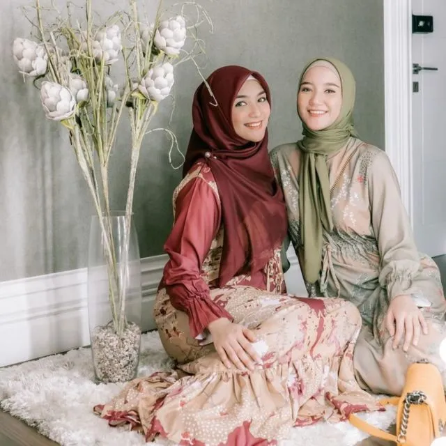 Hamil Bareng, Ini Gaya Menggemaskan Citra Kirana Bareng Kakaknya. Lucu! 6