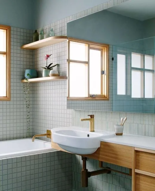 Desain Kamar Mandi Kecil di Dalam Kamar Tidur yang Tampak Lega, Meski Ukurannya Cuma 2x1 Saja 18