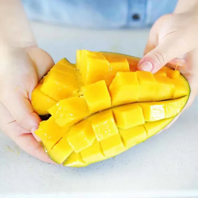 6 Ciri-ciri Buah Mangga Masak Pohon dan Bukan Karbitan. Lebih Manis, Segar, Berserat Dagingnya 21