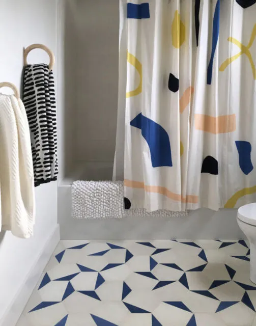 Tips Memilih Keramik Kamar Mandi dan 8 Pilihan Motifnya. Anti Kepleset dan Bisa Tabrak Warna 15
