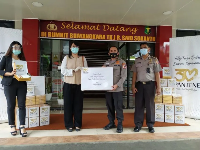 Rayakan 30 Tahun, Pantene Dukung Tenaga Medis dengan Berbagi Paket Perawatan #RambutTanpaBatas 4