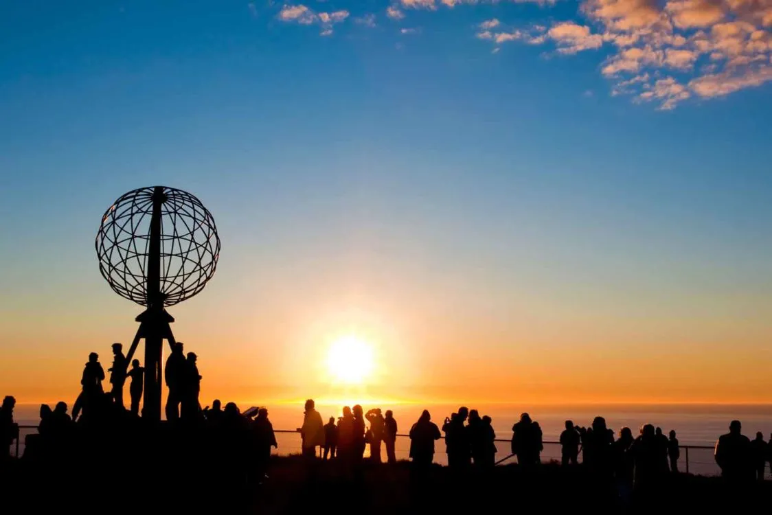 Midnight Sun, Saat Matahari Bersinar 24 Jam Nonstop di Norwegia. Tengah Malam Berasa Siang Hari! 6