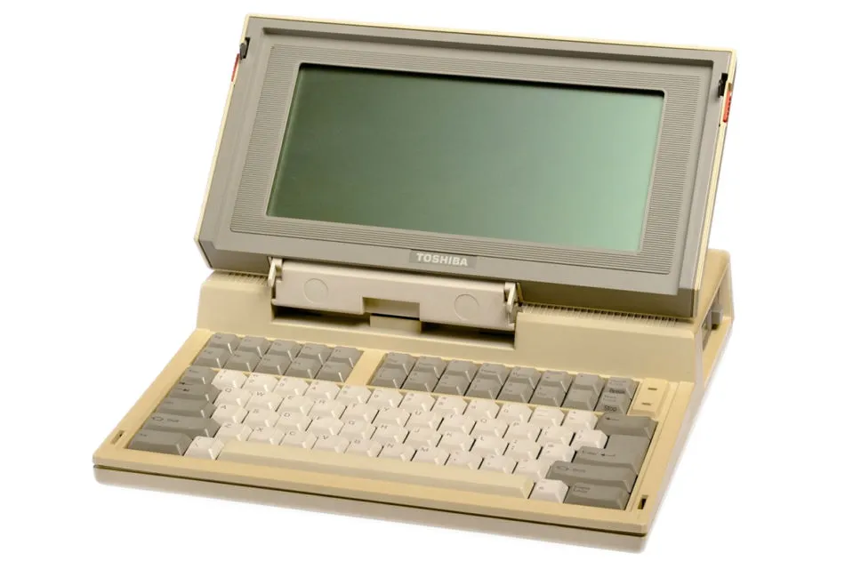 Setelah 30 Tahun, Kini Akhirnya Toshiba Secara Resmi Tak Akan Lagi Produksi Laptop 4