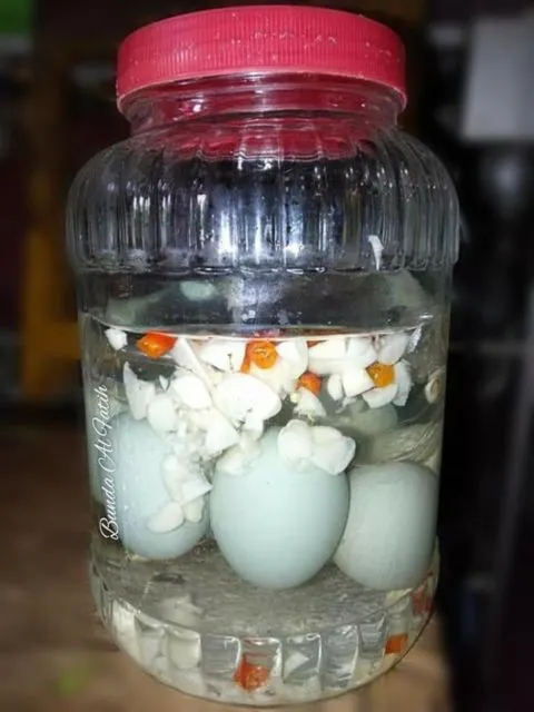 6 Cara Membuat Telur Asin yang Gurih dan Masir. Bisa Pakai Abu Gosok atau Cuma Garam dan Air 10
