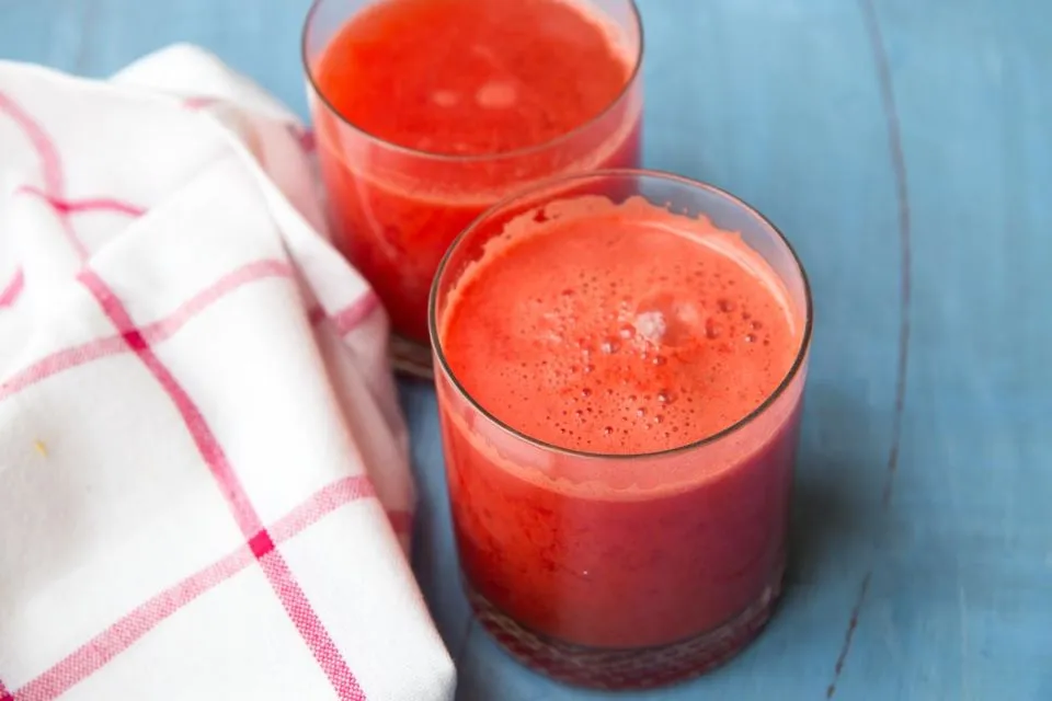 7 Jus Buah yang Khasiatnya Menggempur Kolesterol Daging dan Santan. Nggak Banyak yang Jualan 20