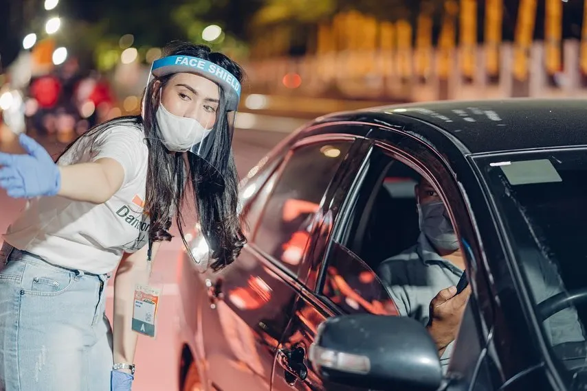 Serunya Konser Musik Drive-In di Jakarta, Tepuk Tangan Penonton Diganti Klakson Mobil Bersahutan 13